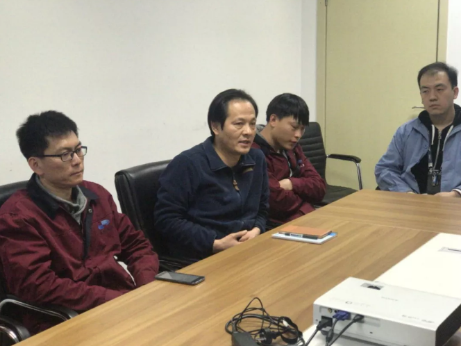 網絡運維部何新社