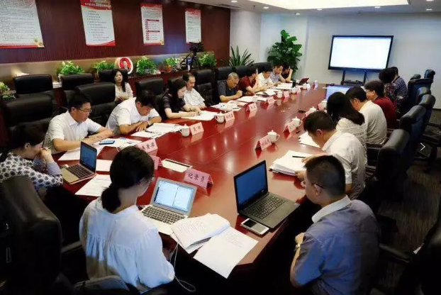“AI+智慧學(xué)習(xí)”項(xiàng)目高職層次人工智能類專業(yè)人才培養(yǎng)方案專家審閱會現(xiàn)場